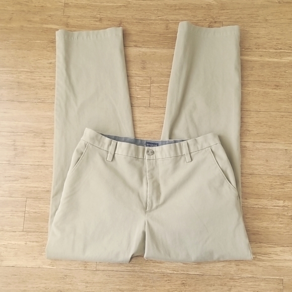 Men's Classic Fit Dockers 3 for $45 - Picture 3 of 7